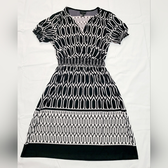 ENFOCUS STUDIO Ladies Lovely Black & White Fit & Flare Geometric Dress - Sz 4 - Picture 1 of 7